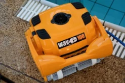 Dolphin Wave 100 Zwembadrobot -Intex VERKAUF dolphin wave 100 close up 1