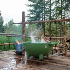 Weltevree Dutchtub Original Houtgestookte Hottub - 4 Personen - Groen -Intex VERKAUF weltevree green dutchtub original treehouse 1